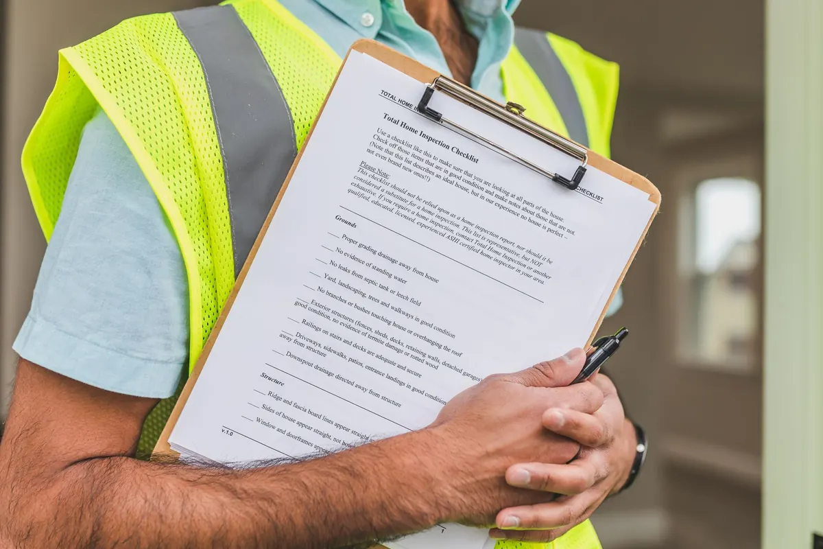Book Blurb Checklist: 15 Things to Check Before You Publish